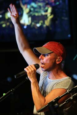 Kenny Chesney at Sloppy Joes Bar photo - Duval Street, Key West